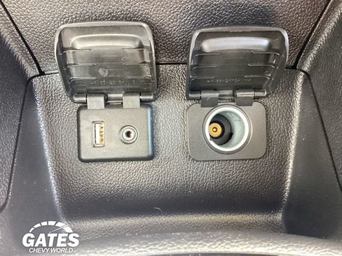 Used 2017 Chevrolet Cruze Premier FWD image 16