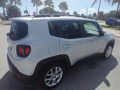 Used 2020 Jeep Renegade Latitude w/ Cold Weather Group image 6