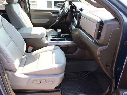 Used 2024 Chevrolet Silverado 1500 LTZ AWD/4WD image 8