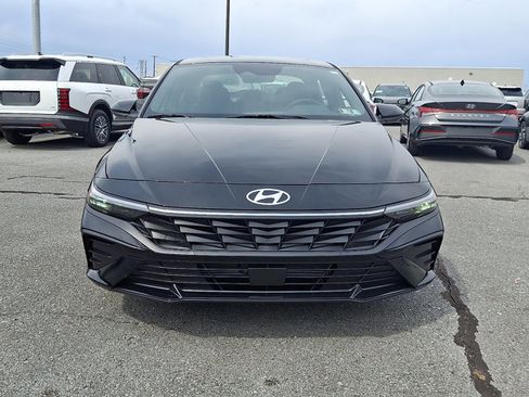 New 2026 Hyundai Elantra SEL Sport Premium image 2