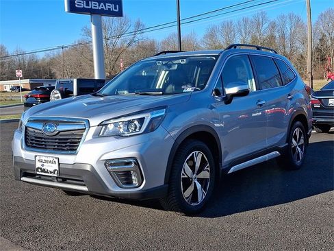 Used 2019 Subaru Forester Touring image 3