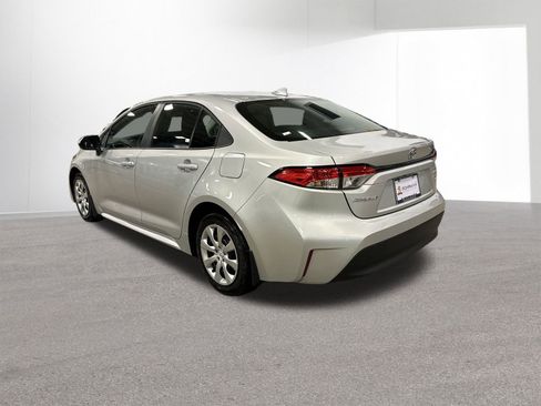 Used 2025 Toyota Corolla LE image 30