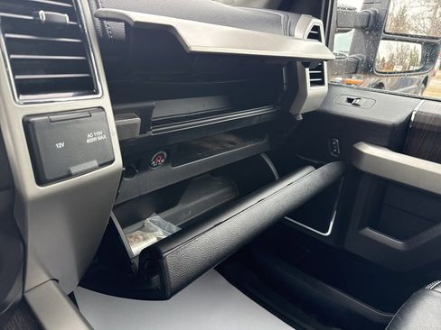 Used 2021 Ford F350 Lariat image 27
