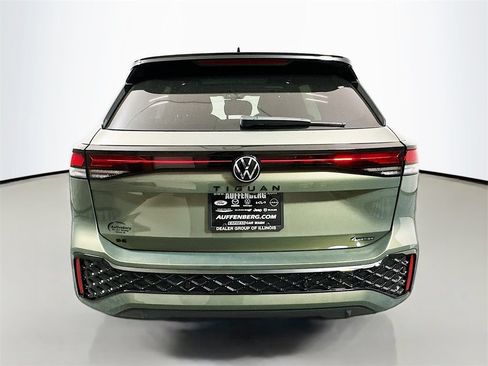 New 2026 Volkswagen Tiguan SE R-Line AWD/4WD image 8