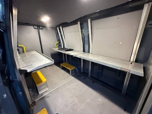 Used 2018 Mercedes-Benz Sprinter 2500 image 17