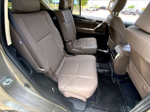 Used 2023 Lexus GX 460 Premium w/ Accessory Package image 20