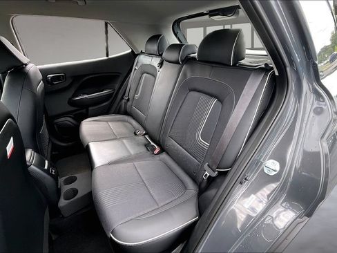 Used 2025 Hyundai Venue Limited FWD image 26
