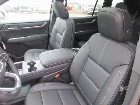 New 2026 GMC Acadia Elevation w/ Elevation Premium Package FWD image 12
