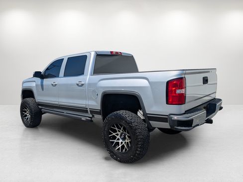 Used 2018 GMC Sierra 1500 SLE w/ Suspension Package, Off-Road AWD/4WD image 7