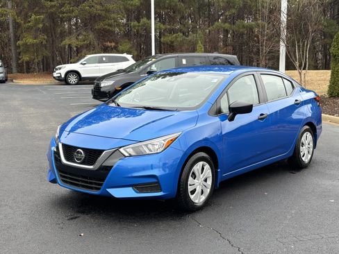 Used 2022 Nissan Versa S image 6