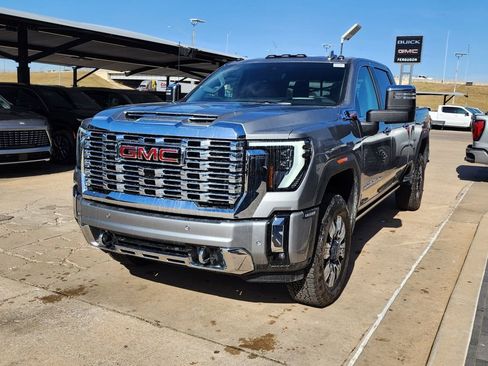 New 2026 GMC Sierra 2500 Denali w/ Denali Reserve Package image 7