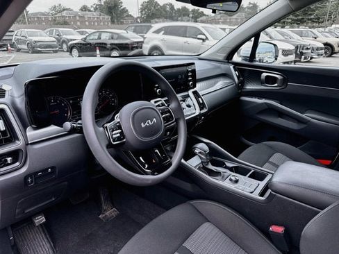 Certified 2023 Kia Sorento LX AWD/4WD image 9