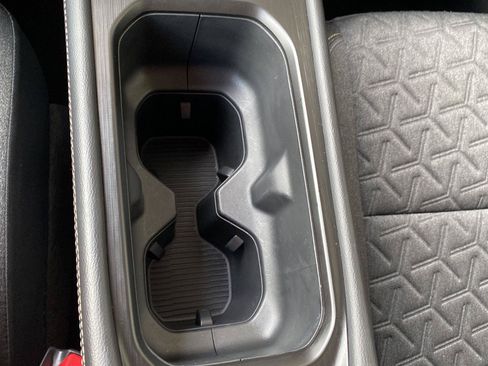 Certified 2025 Nissan Kicks SV AWD/4WD image 24