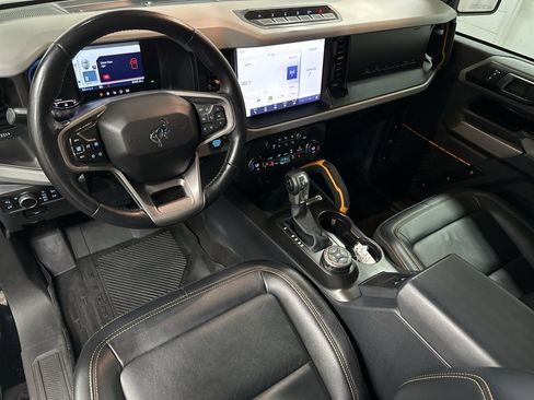 Used 2023 Ford Bronco Badlands image 13