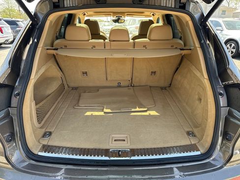 Used 2016 Porsche Cayenne S image 19