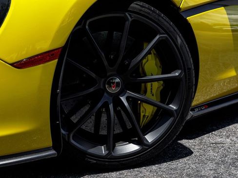 Used 2018 McLaren 570S Spider RWD image 18