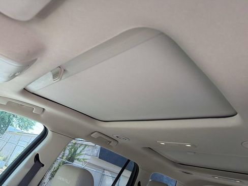 Used 2017 GMC Acadia Denali w/ Technology Package FWD image 32