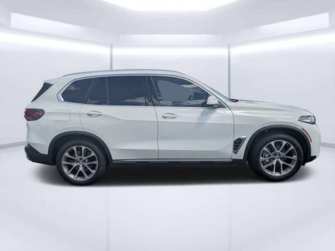 Used 2024 BMW X5 sDrive40i w/ Parking Assistance Package RWD image 2