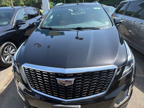 Used 2023 Cadillac XT5 Premium Luxury AWD/4WD image 2