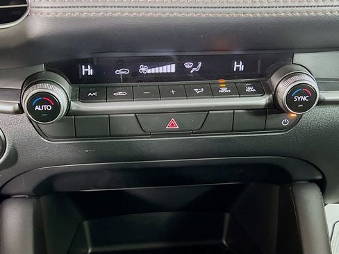 Certified 2025 MAZDA MAZDA3 s Sport image 22