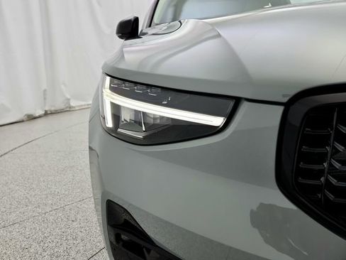 New 2026 Volvo XC40 B4 Plus w/ Climate Package image 30