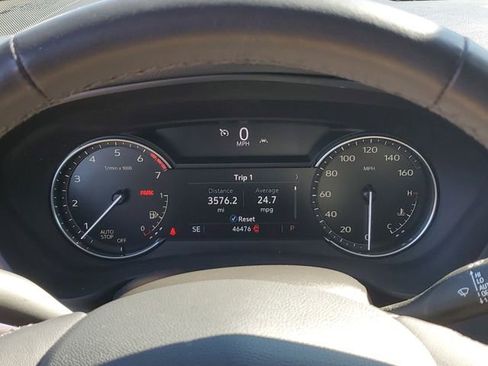 Used 2022 Cadillac XT4 Premium Luxury w/ Enhanced Visibility Package image 28