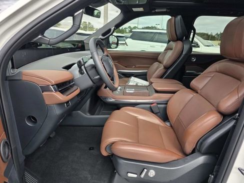New 2025 Lincoln Navigator Reserve image 8