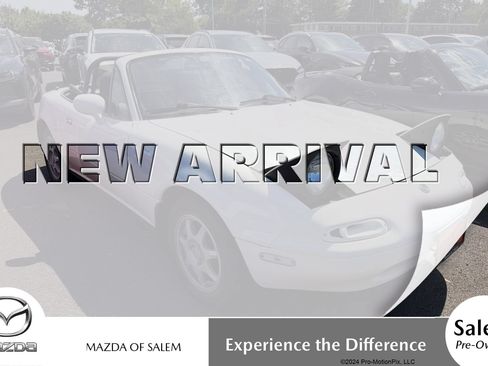 Used 1995 MAZDA MX-5 Miata RWD image 3