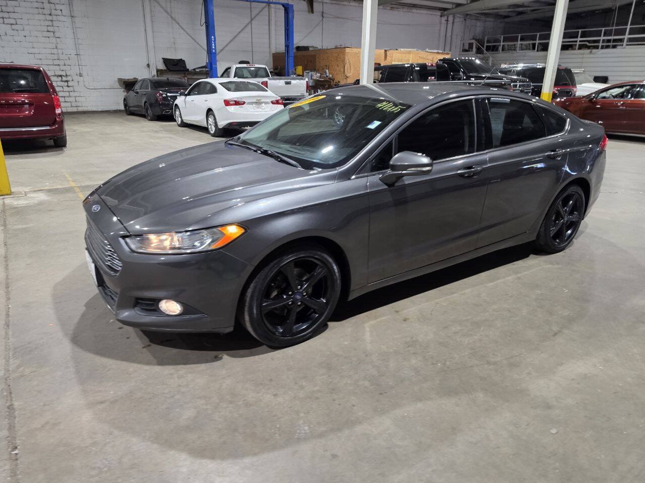 Used 2016 Ford Fusion SE FWD image 1