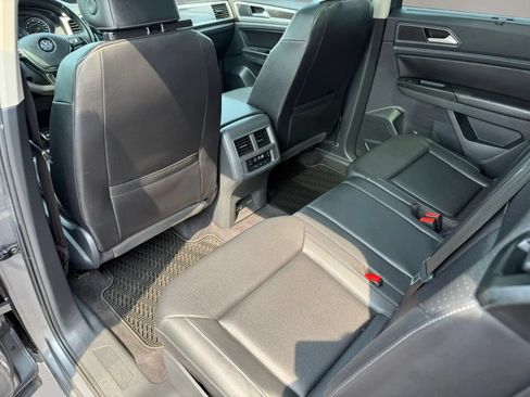 Used 2018 Volkswagen Atlas SEL w/ R-Line Package FWD image 31