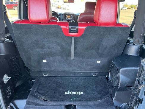 Used 2013 Jeep Wrangler Rubicon image 13