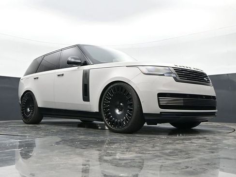 Used 2025 Land Rover Range Rover SV AWD/4WD image 36