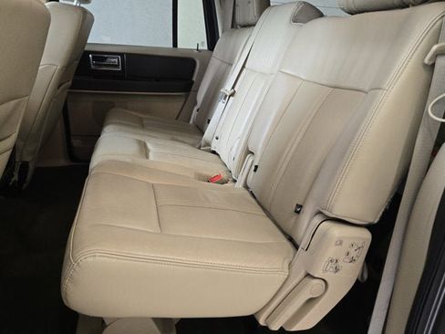 Used 2015 Lincoln Navigator L 4WD w/ Equipment Group 101A Reserve image 17