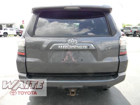 Used 2022 Toyota 4Runner SR5 Premium w/ Moonroof Package AWD/4WD image 3