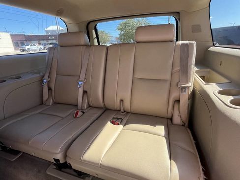 Used 2011 Chevrolet Suburban LTZ image 21