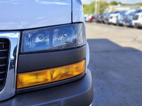 Used 2023 GMC Savana 2500 w/ Driver Convenience Package image 10