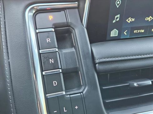 Used 2024 Chevrolet Tahoe Z71 w/ Luxury Package image 15