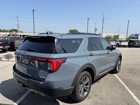 Used 2025 Ford Explorer Active w/ Active Comfort Package AWD/4WD image 6