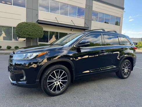 Used 2018 Toyota Highlander SE AWD/4WD image 5
