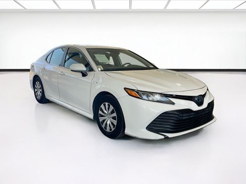 Used 2020 Toyota Camry LE w/ Carpet Mat Package FWD image 3
