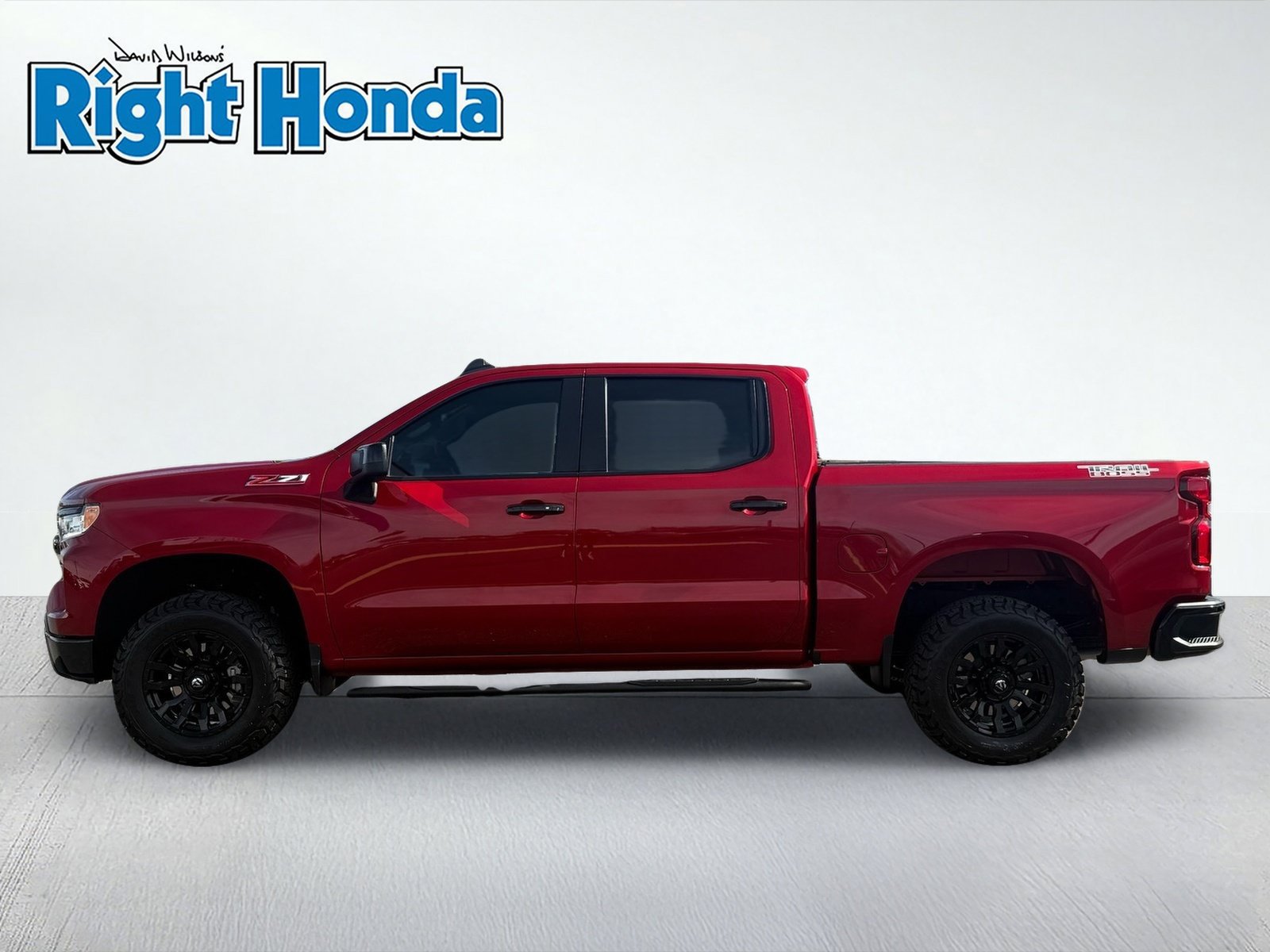 Used 2024 Chevrolet Silverado 1500 LT Trail Boss AWD/4WD image 3