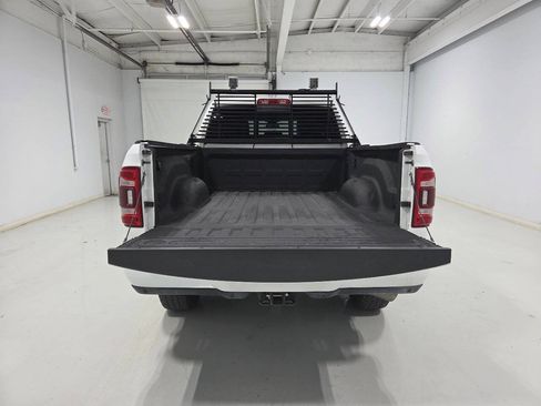 Used 2022 RAM 2500 Laramie AWD/4WD image 9