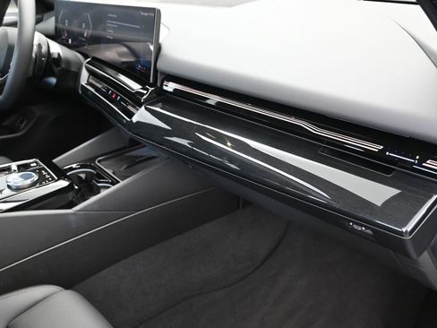 Certified 2026 BMW 530i image 24