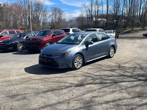 Used 2025 Toyota Corolla LE w/ LE Premium Package image 1