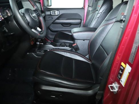 Used 2024 Jeep Wrangler Unlimited Rubicon AWD/4WD image 18
