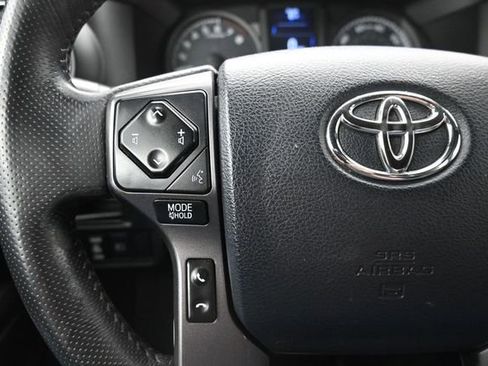 Used 2019 Toyota Tacoma TRD Sport AWD/4WD image 26