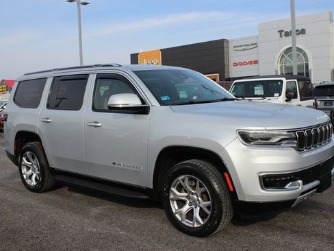 Used 2022 Jeep Wagoneer Series II image 1