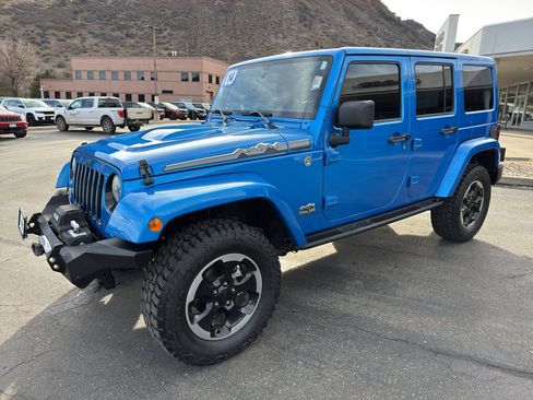 Used 2014 Jeep Wrangler Unlimited Sahara image 4