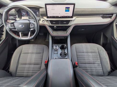 Used 2025 Ford Explorer ST-Line w/ ST-Line Street Pack AWD/4WD image 18