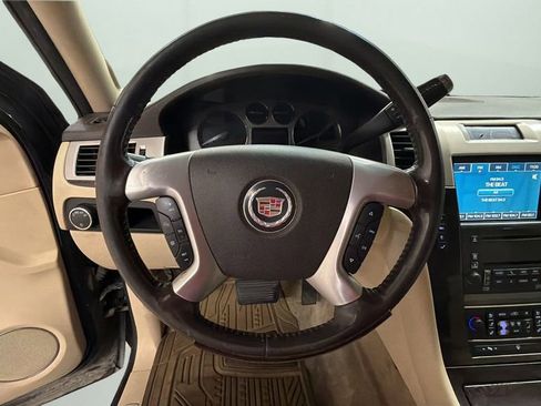 Used 2007 Cadillac Escalade AWD w/ Information Package image 8